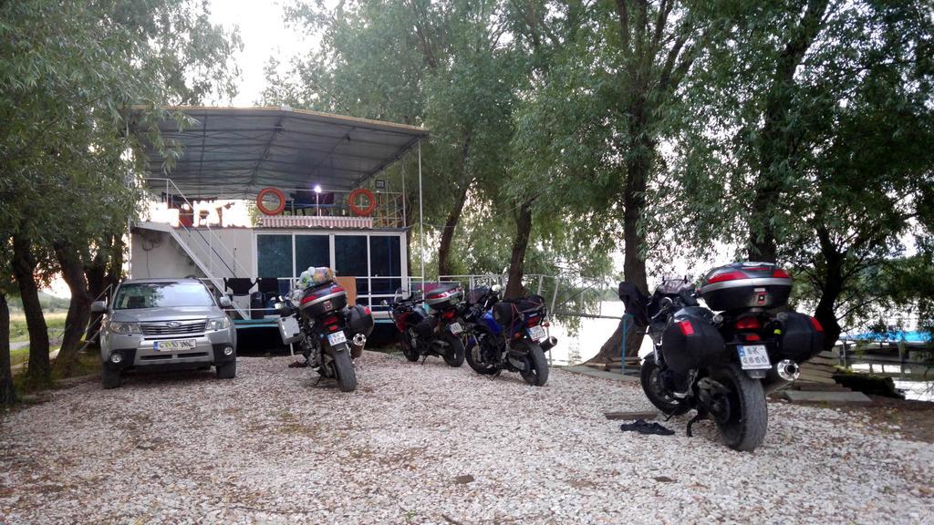 Delta Pontoon Hotel Mahmudia Exterior foto